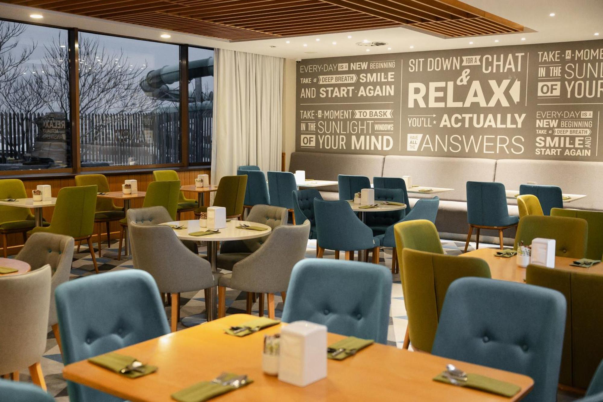 Holiday Inn - Aktau - Seaside By Ihg Eksteriør bilde