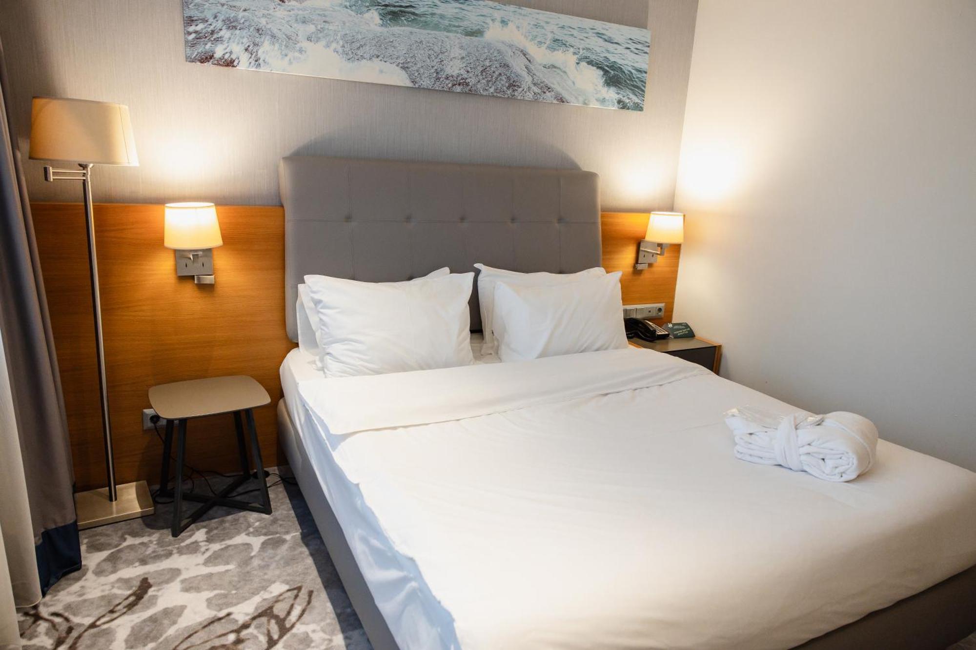 Holiday Inn - Aktau - Seaside By Ihg Eksteriør bilde