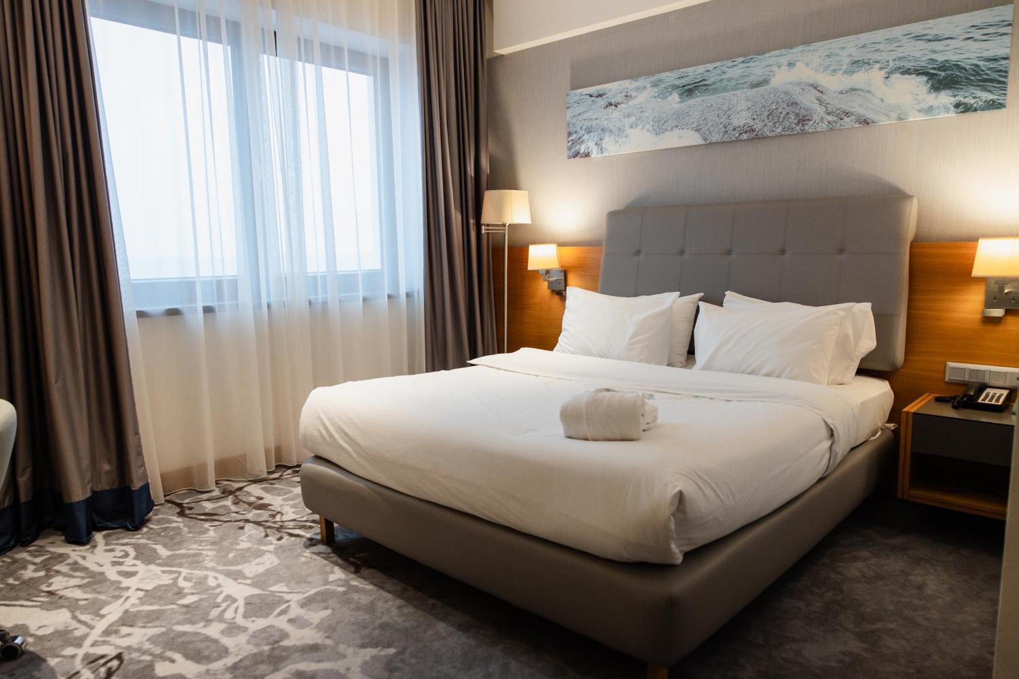 Holiday Inn - Aktau - Seaside By Ihg Eksteriør bilde