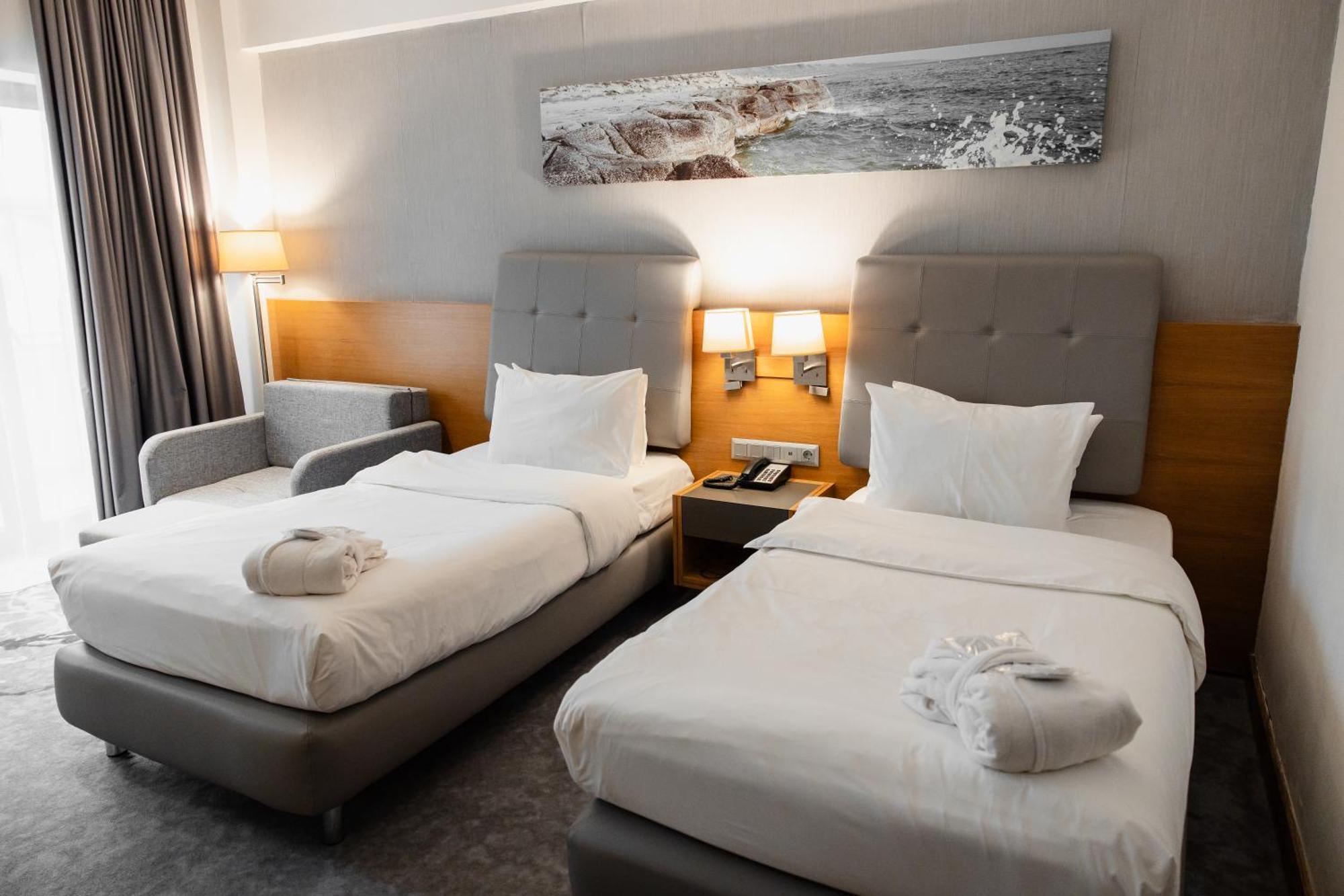 Holiday Inn - Aktau - Seaside By Ihg Eksteriør bilde