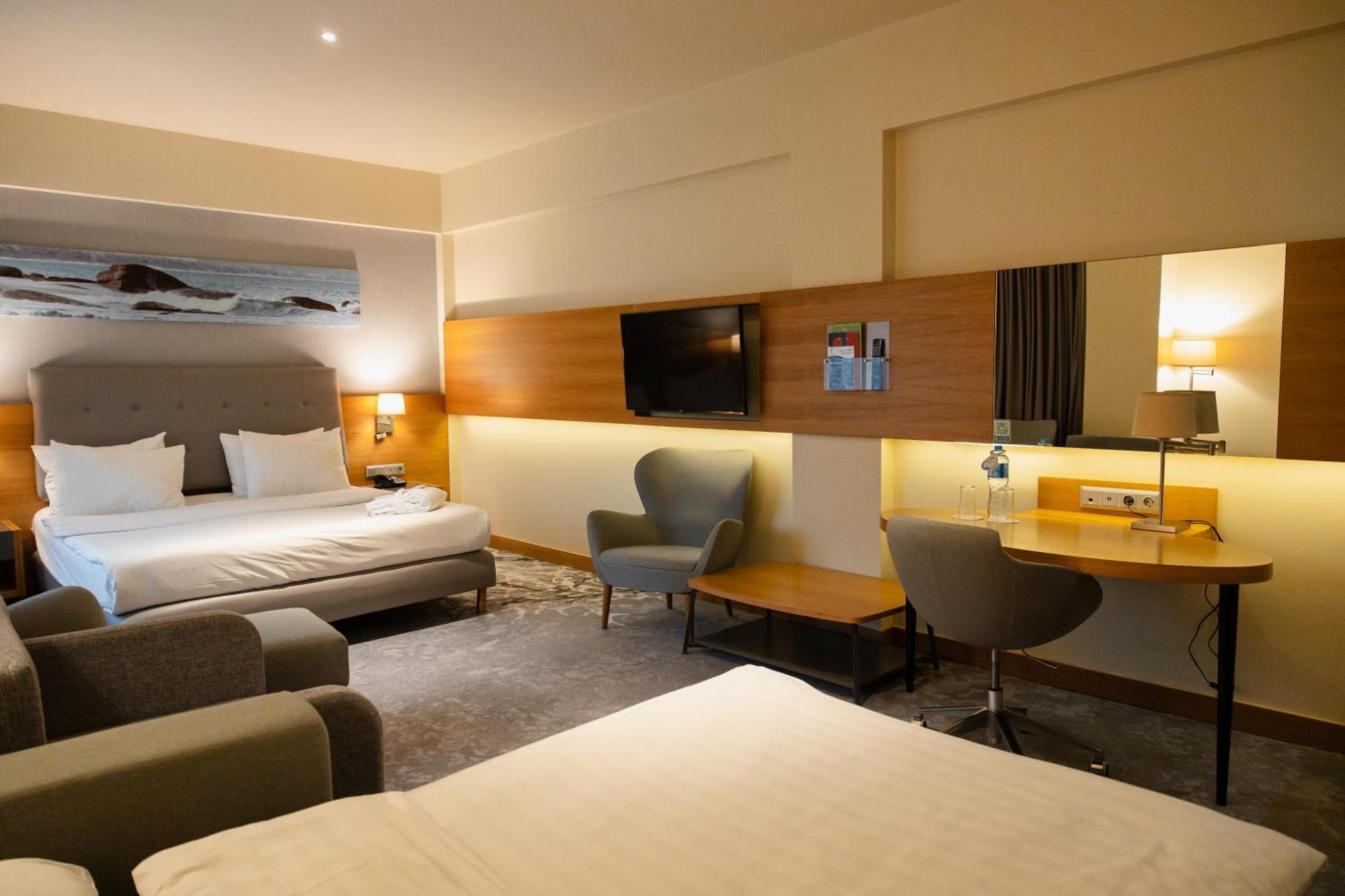 Holiday Inn - Aktau - Seaside By Ihg Eksteriør bilde