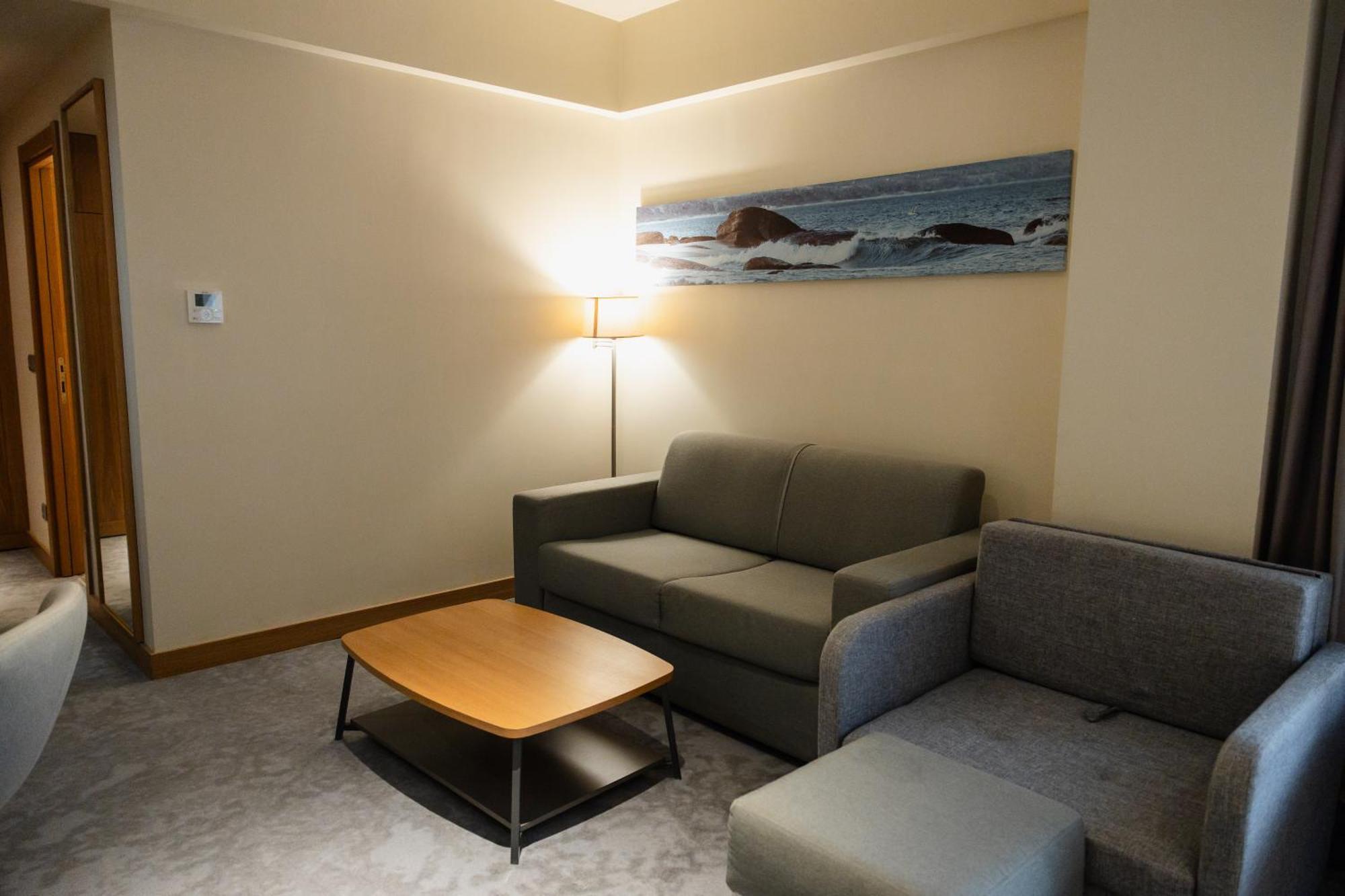 Holiday Inn - Aktau - Seaside By Ihg Eksteriør bilde